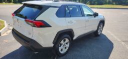 2021 Toyota RAV4 XLE full