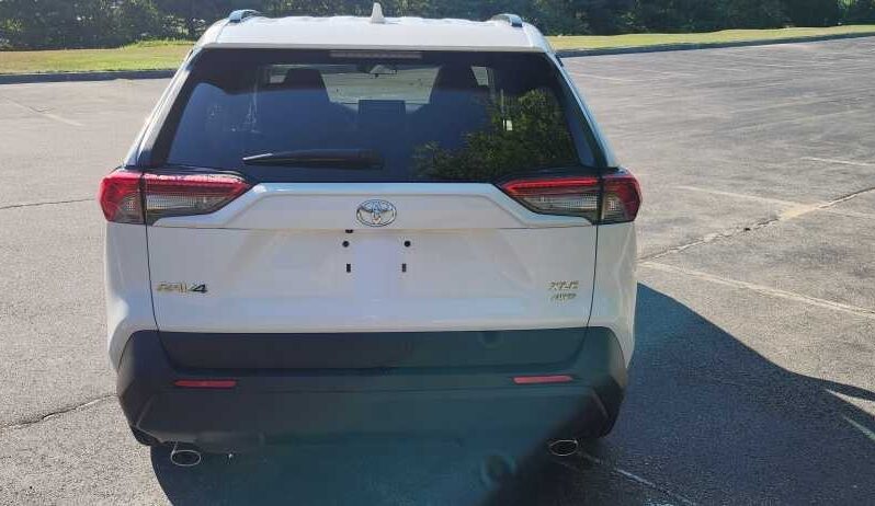2021 Toyota RAV4 XLE full