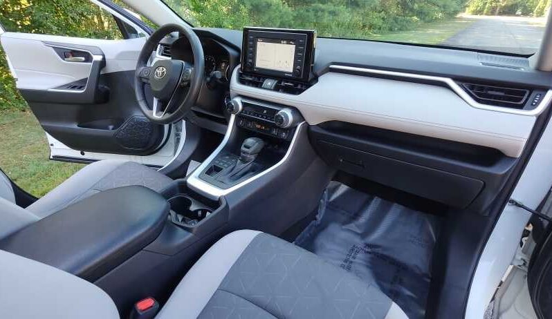2021 Toyota RAV4 XLE full
