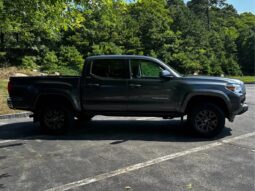 2022 Toyota Tacoma SR5 full