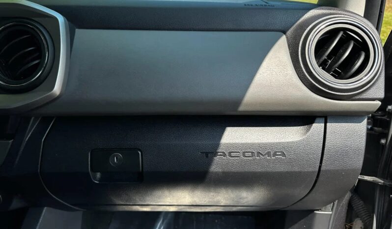 2022 Toyota Tacoma SR5 full