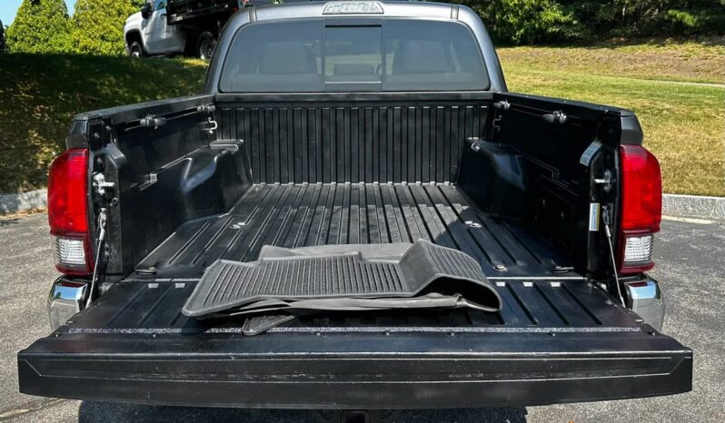 2022 Toyota Tacoma SR5 full