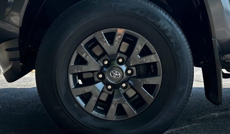 2022 Toyota Tacoma SR5 full