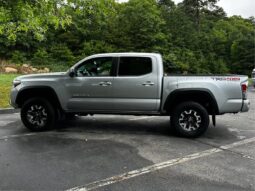 Certified 2022 Toyota Tacoma TRD Off Road full