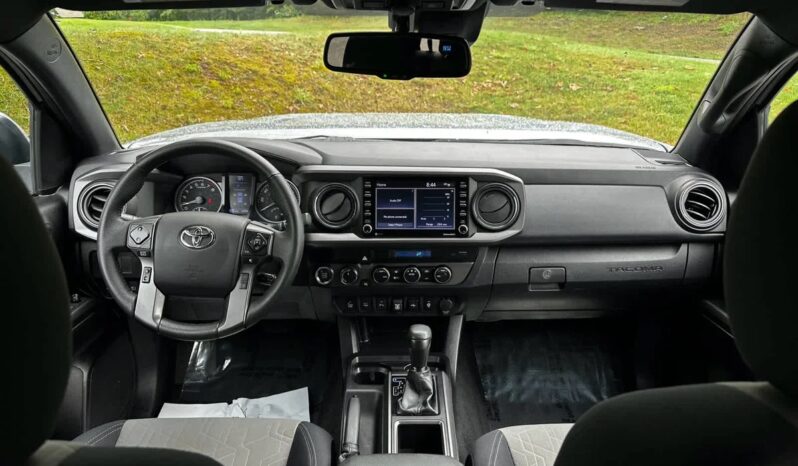 Certified 2022 Toyota Tacoma TRD Off Road full