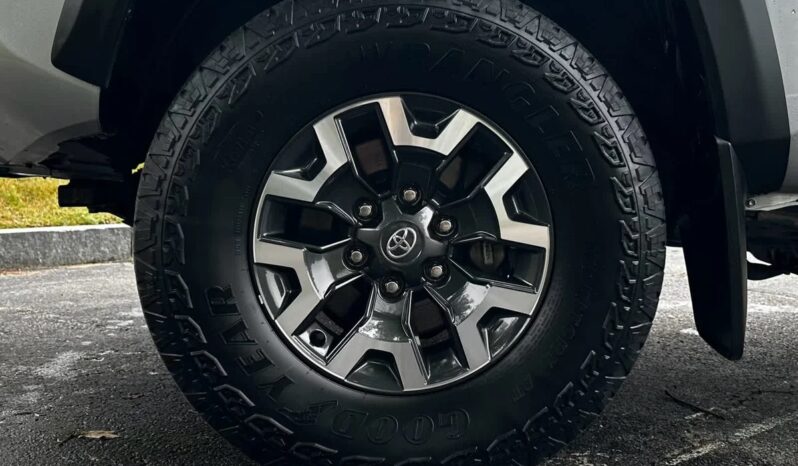 Certified 2022 Toyota Tacoma TRD Off Road full