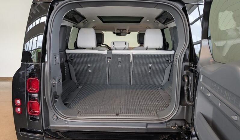 New 2025 Land Rover Defender 110 X-Dynamic SE full
