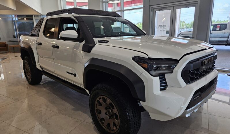 New 2025 Toyota Tacoma i-FORCE MAX Trailhunter full