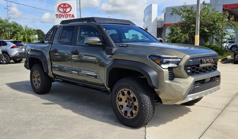 New 2025 Toyota Tacoma i-FORCE MAX Trailhunter full