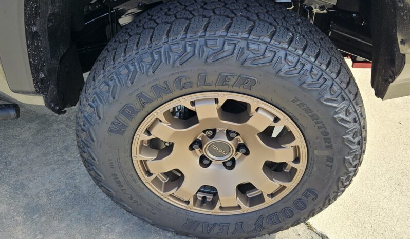New 2025 Toyota Tacoma i-FORCE MAX Trailhunter full