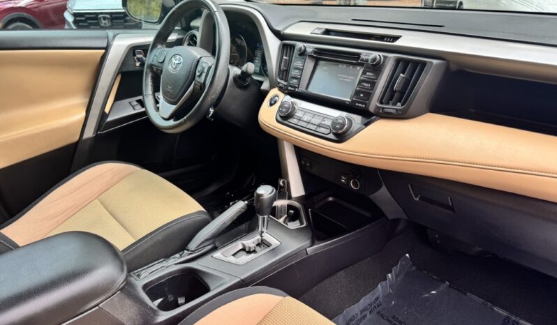 2018 Toyota RAV4 XLE full