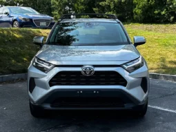 2022 Toyota RAV4 XLE AWD full