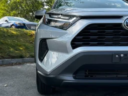 2022 Toyota RAV4 XLE AWD full