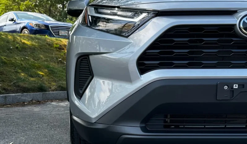 2022 Toyota RAV4 XLE AWD full