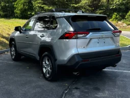 2022 Toyota RAV4 XLE AWD full
