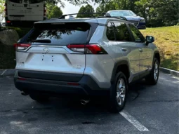 2022 Toyota RAV4 XLE AWD full