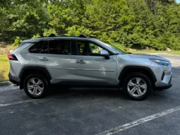 2022 Toyota RAV4 XLE AWD full