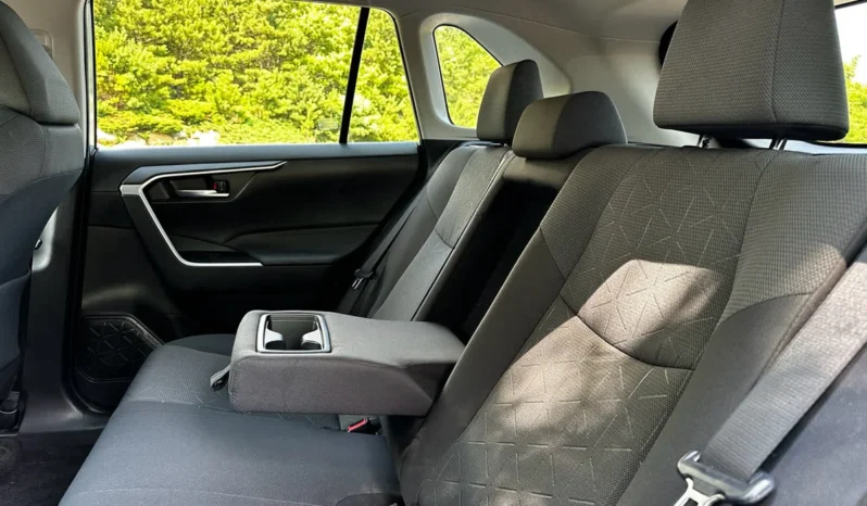 2022 Toyota RAV4 XLE AWD full