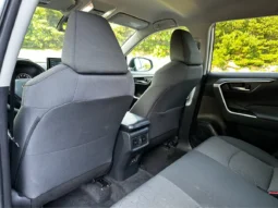 2022 Toyota RAV4 XLE AWD full