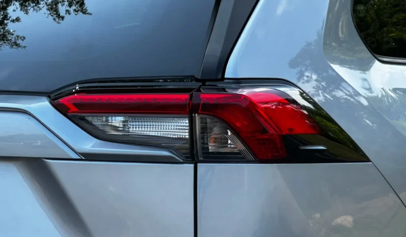 2022 Toyota RAV4 XLE AWD full