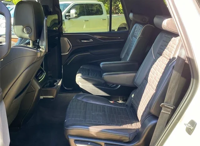 2022 Cadillac Escalade Sport Platinum full