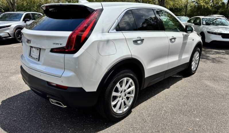 2023 Cadillac XT4 Luxury full