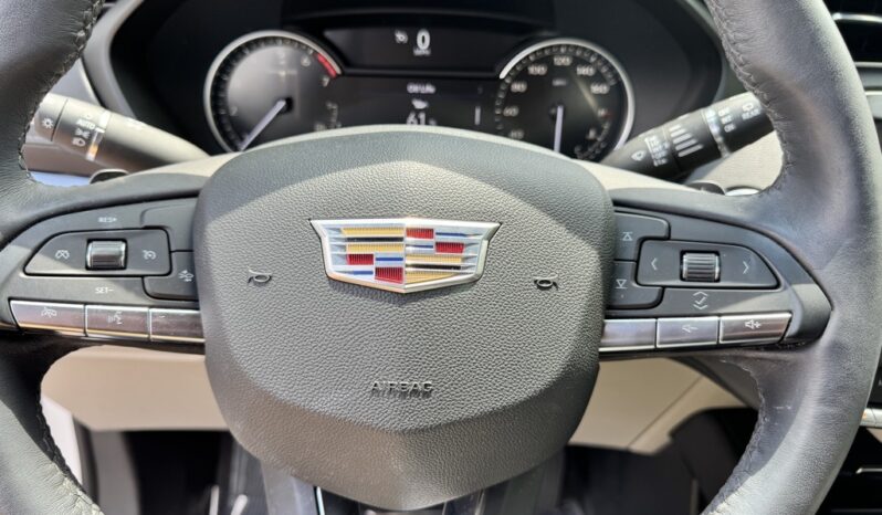2023 Cadillac XT4 Luxury full