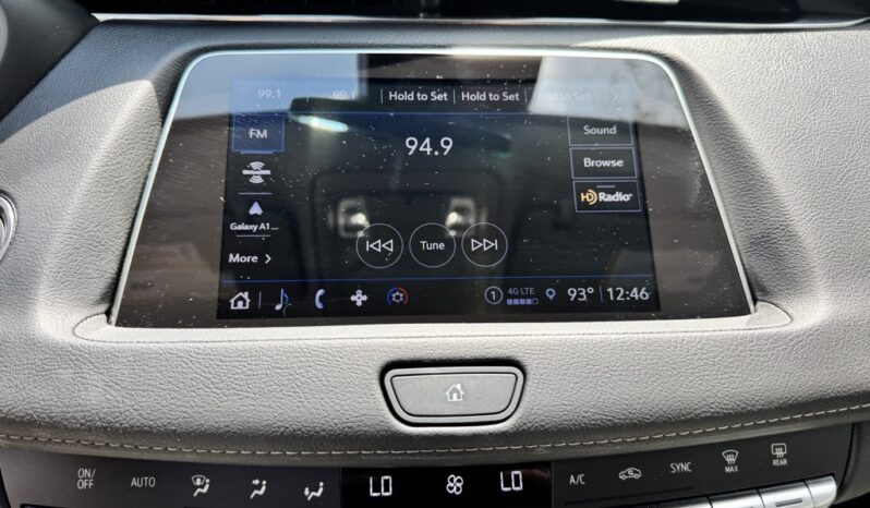 2023 Cadillac XT4 Luxury full