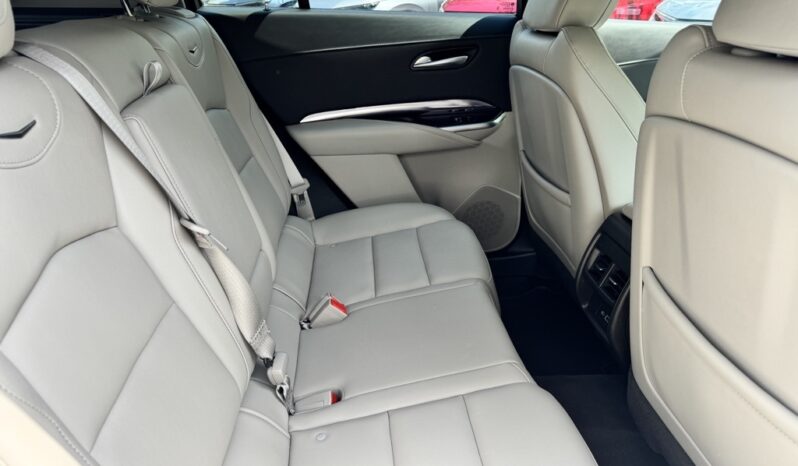 2023 Cadillac XT4 Luxury full