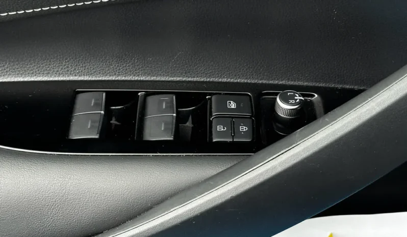 2019 Toyota Corolla SE 2.0L Hatchback full