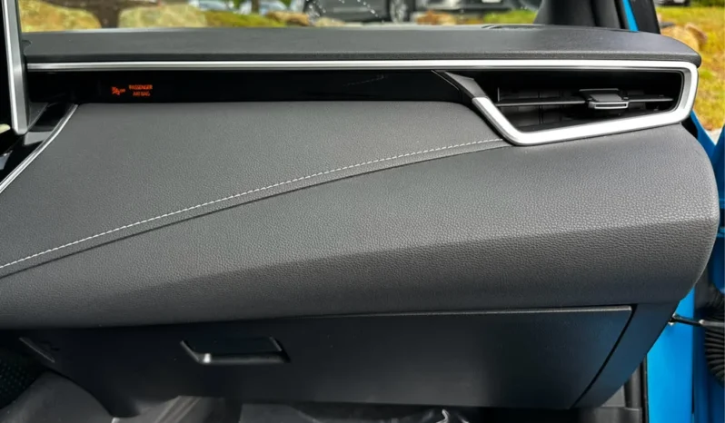 2019 Toyota Corolla SE 2.0L Hatchback full