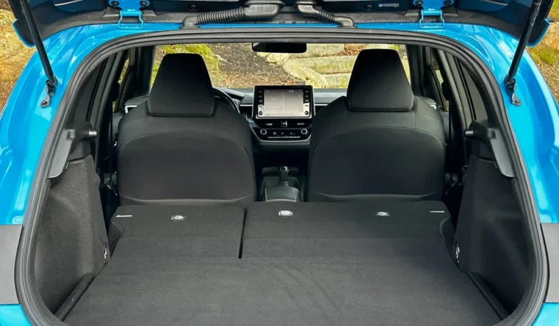 2019 Toyota Corolla SE 2.0L Hatchback full