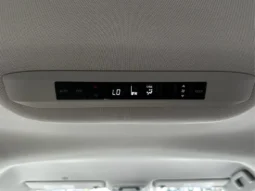 2024 Toyota Sienna LE full