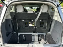 2024 Toyota Sienna LE full