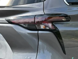 2024 Toyota Sienna LE full