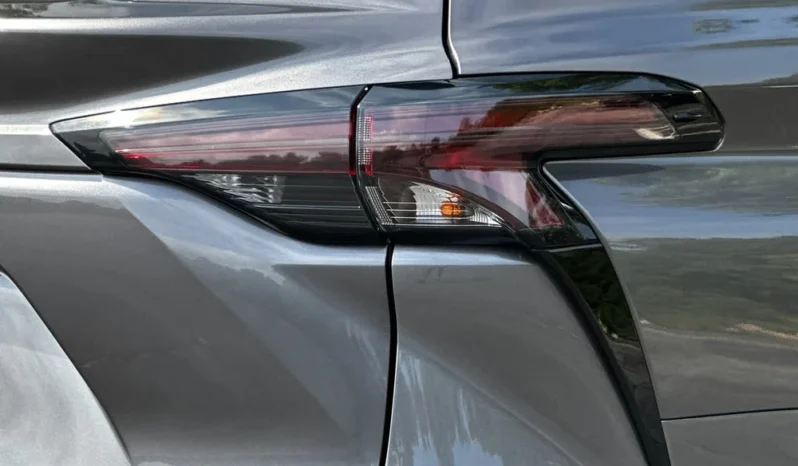 2024 Toyota Sienna LE full