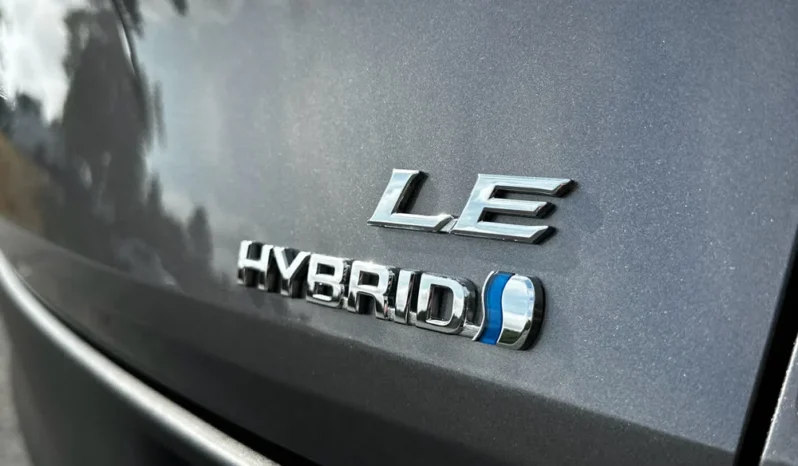 2024 Toyota Sienna LE full