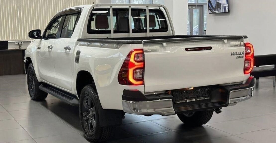 Exportation-import du Toyota Hilux 2025