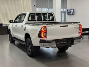 Exportation-import du Toyota Hilux 2025