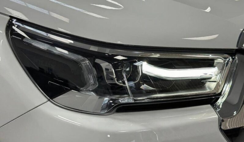 Export All New 2025 Toyota Hilux SR5 2.7L Gasoline full