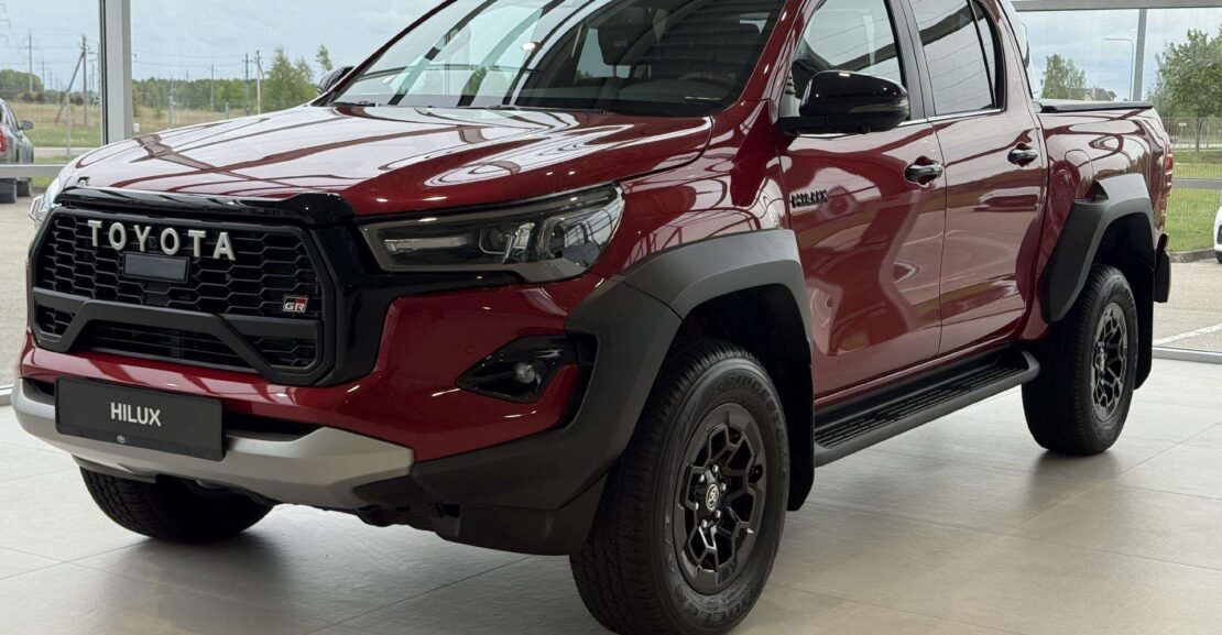 New 2025 Left hand drive Toyota Hilux for export and import