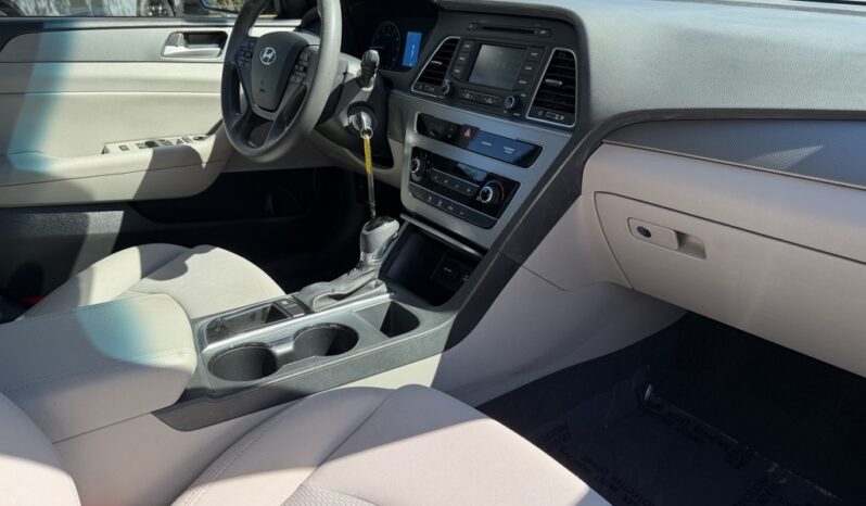 2015 Hyundai Sonata SE full