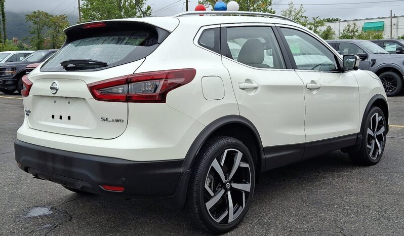 2021 Nissan Rogue Sport SL full