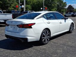 2022 Nissan Altima 2.5 SR FWD full