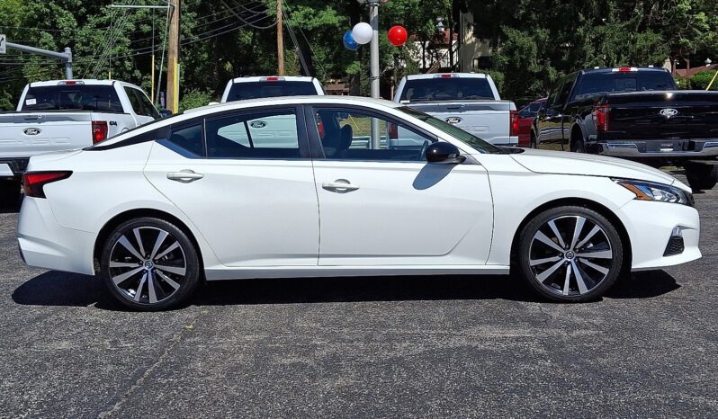 2022 Nissan Altima 2.5 SR FWD full