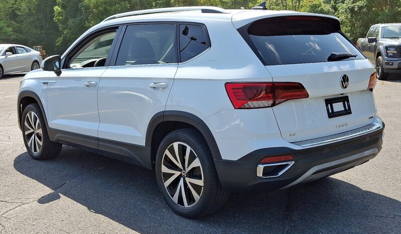 2022 Volkswagen Taos SE AWD full