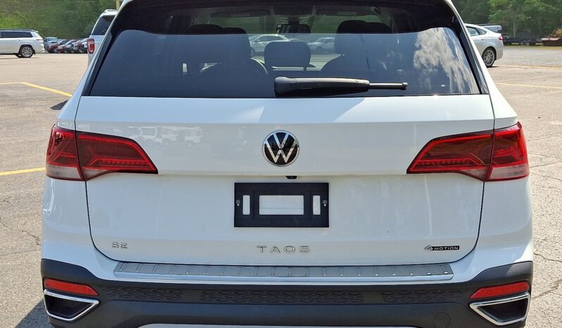 2022 Volkswagen Taos SE AWD full
