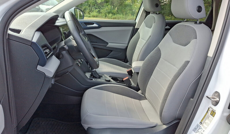 2022 Volkswagen Taos SE AWD full