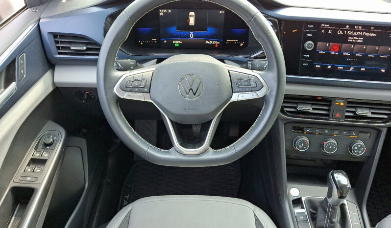 2022 Volkswagen Taos SE AWD full
