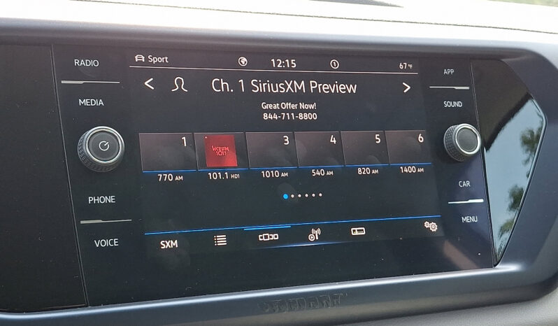 2022 Volkswagen Taos SE AWD full